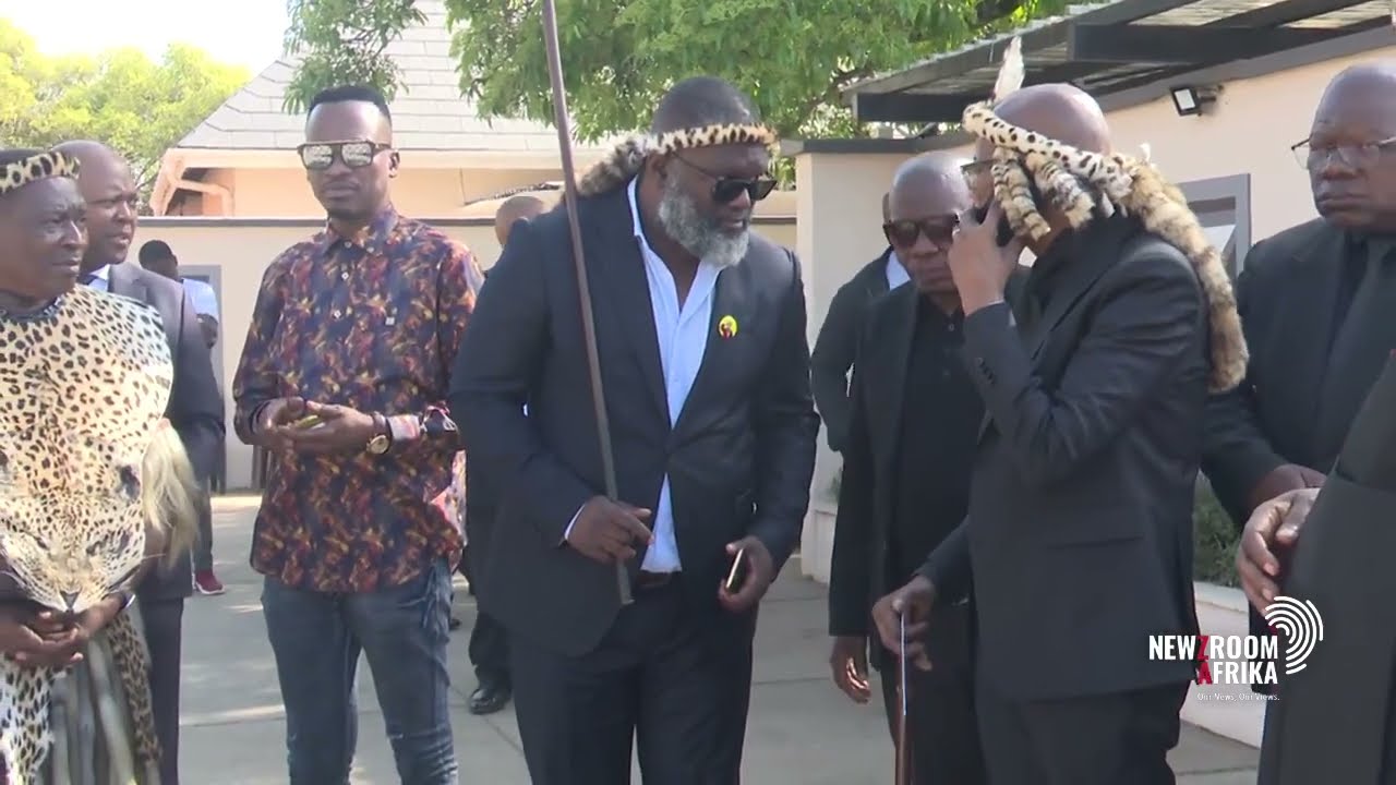 Scores fill up stadium ahead of Buthelezi's funeral