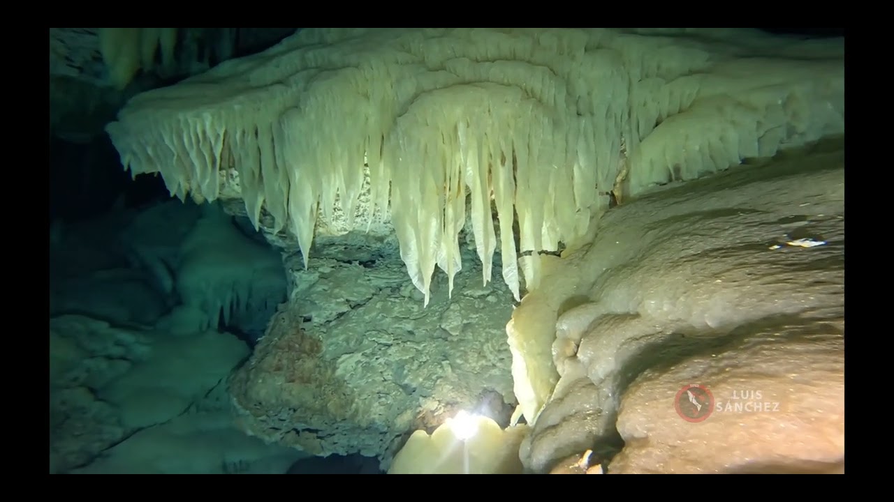 Bahamas Cave Diving, pristine place and cristal caves, a great beauty
