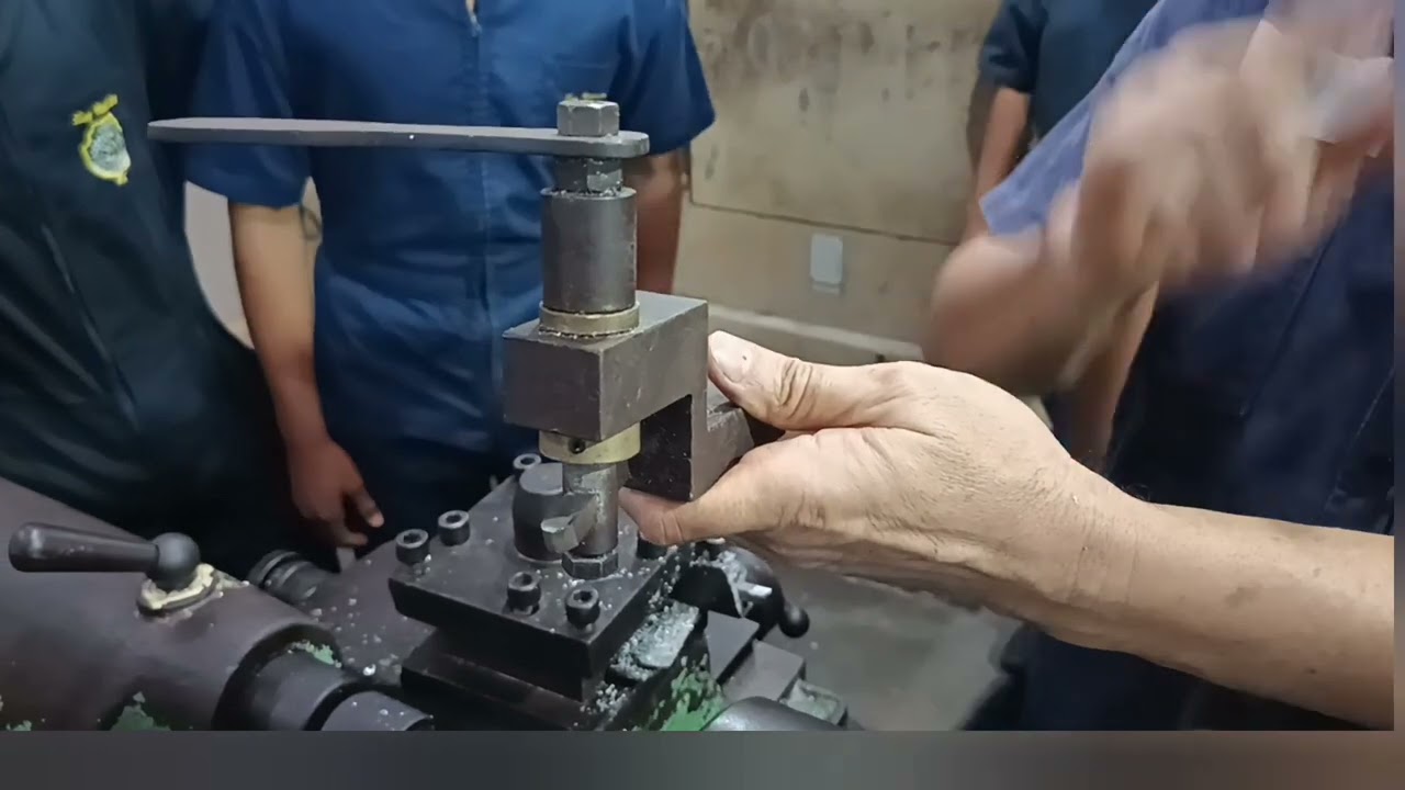 TORNEADO DE CORONA PARA TORNILLOS SINFIN