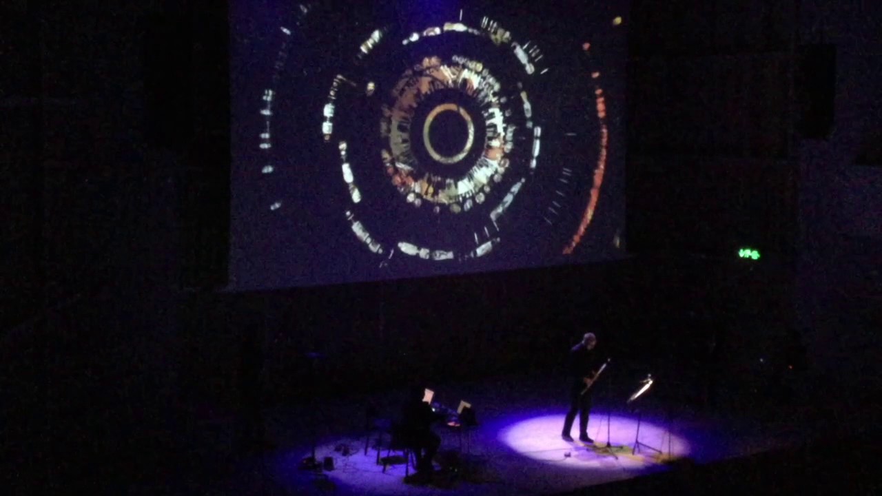 T&ouml;l&ouml;l&auml;b feat. VJ Sellekhanks: Hildegard