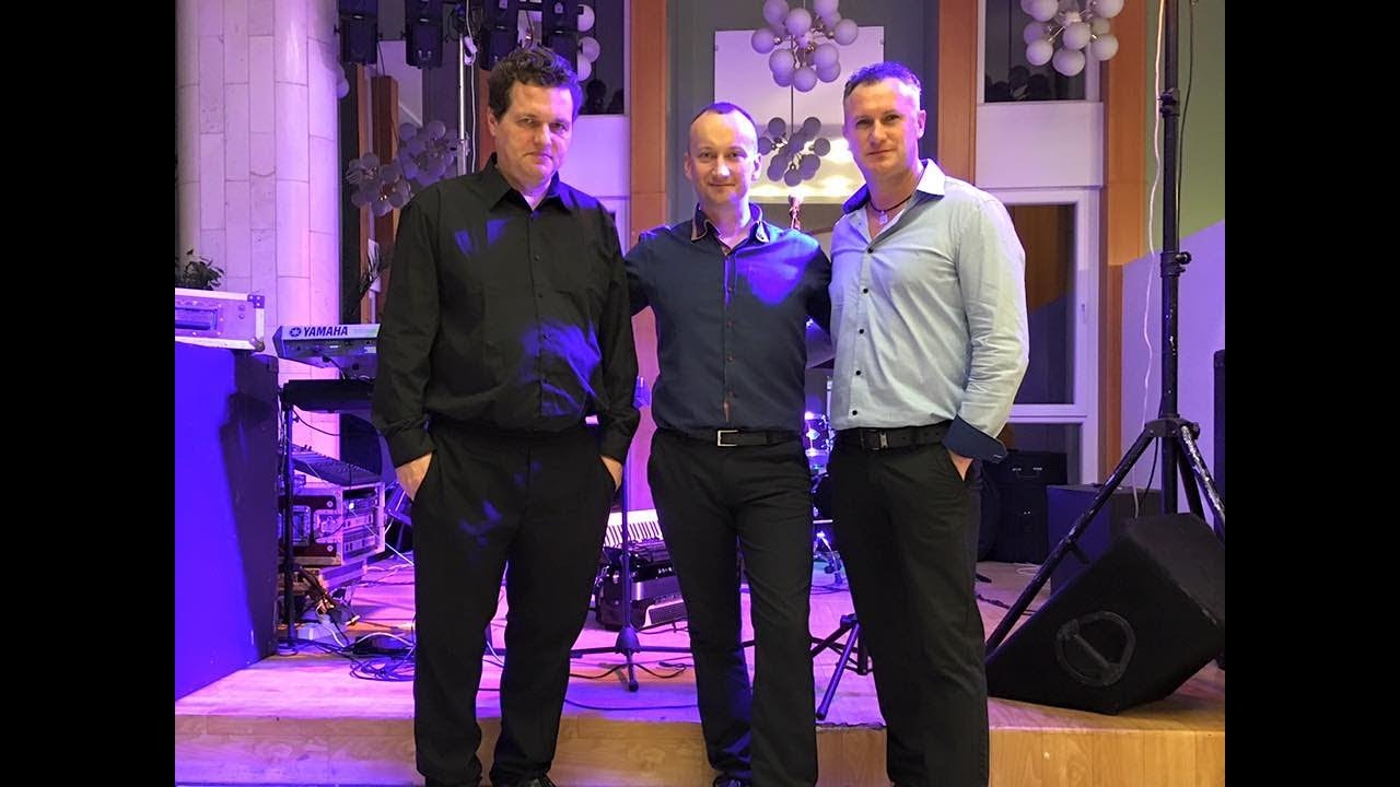 Freya Band - Ábrándos szép napok, Egyszer véget ér a lázas-mix