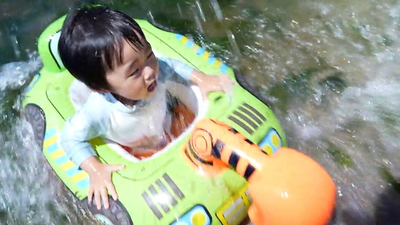 2歳息子、波にさらわれそうになる8月11日。盆なので義祖母の実家に帰省中です。水の事故には気を付けて楽しく遊びます。