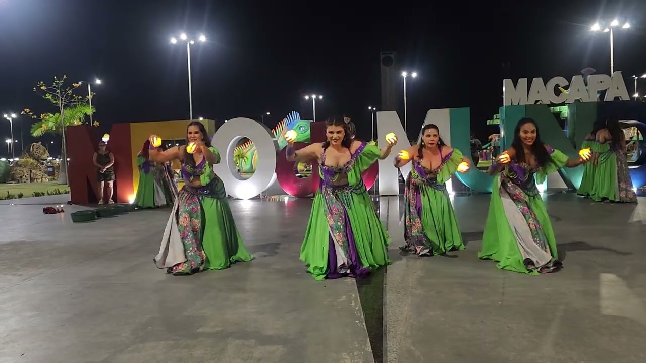 Apresentação praça meio do mundo dez/2025