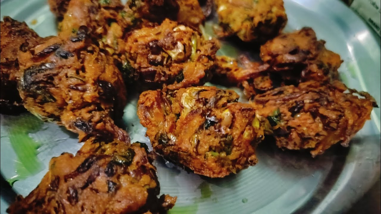 Very tasty cabbage and onion pakoras made by me.#recipe #viral #fritters #subscribe#support