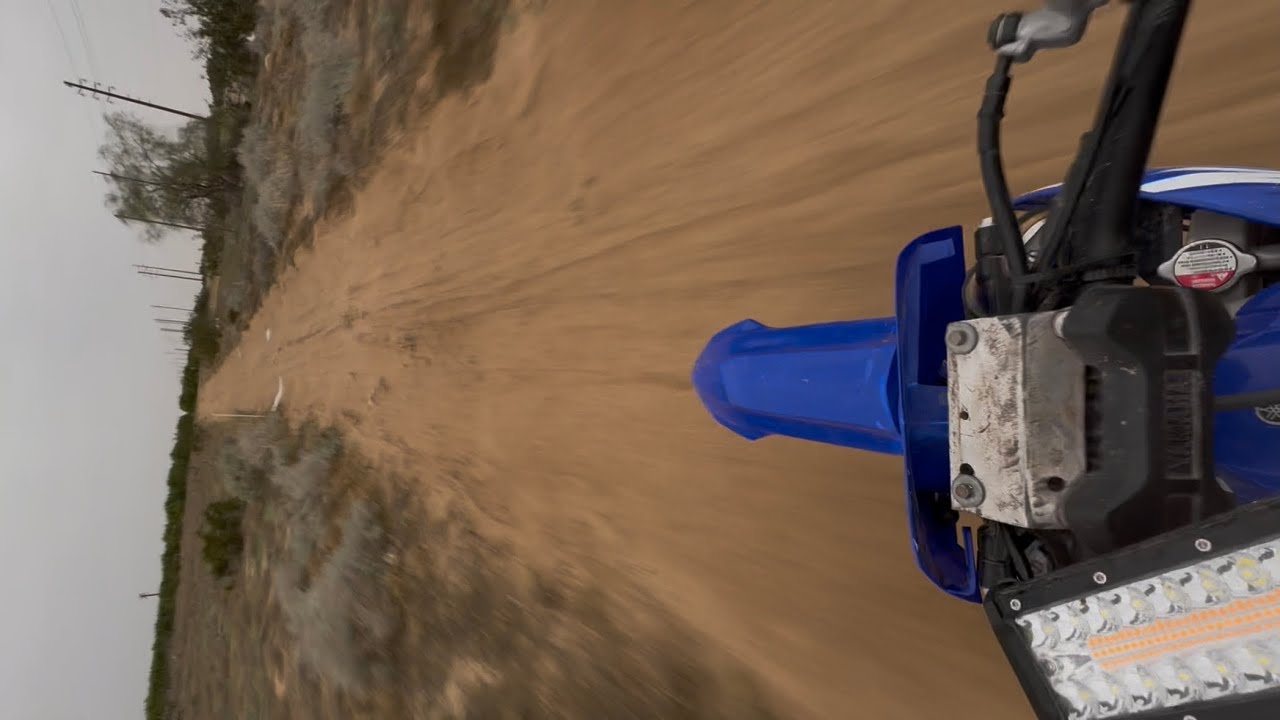 Light falls off mid ride😂 2025 Yz250f ride