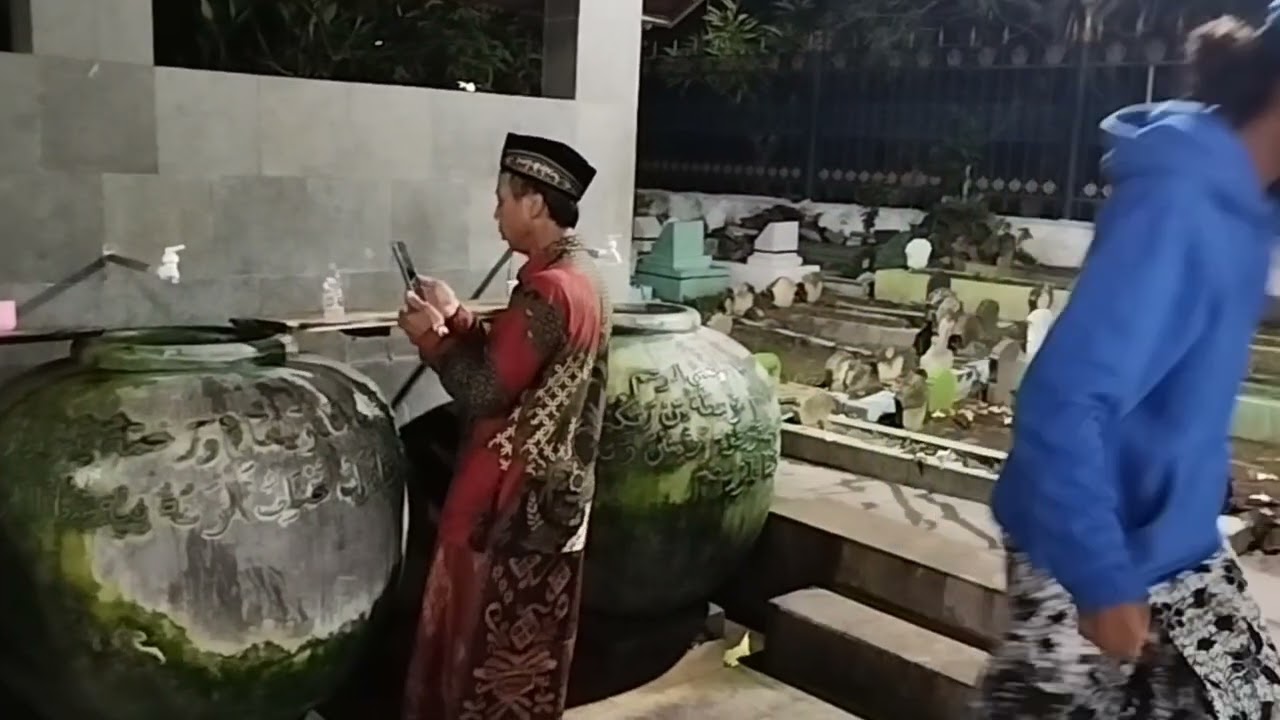 Ziaroh ke makam kanjeng sunan Bonang 