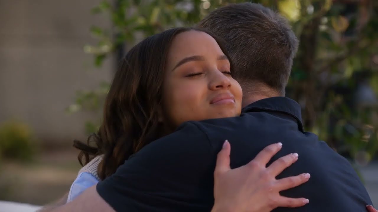 9-1-1 6x11 - Bobby and May