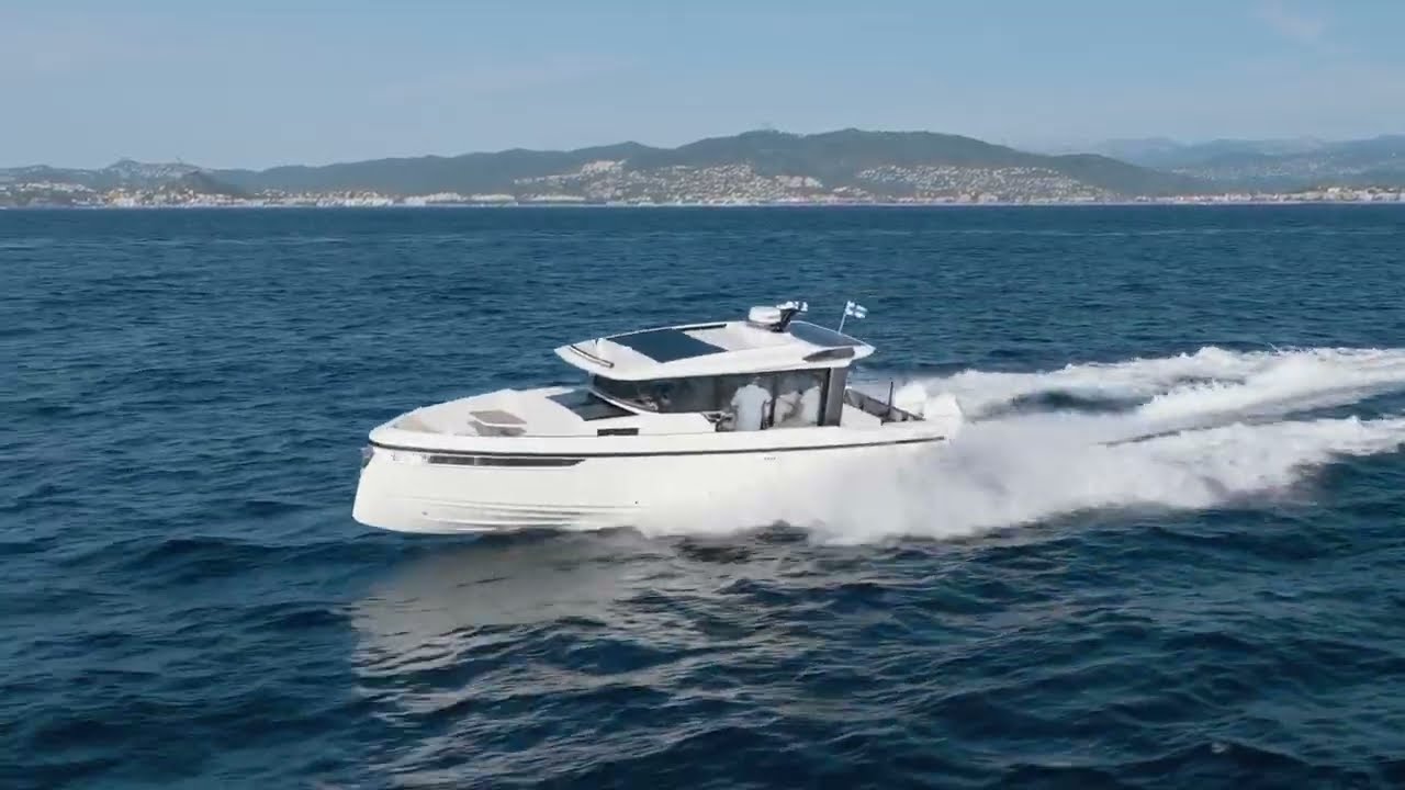 Saxdor 340 GTWA &ndash; The Ultimate All-Weather Walkaround Yacht (2025 Model)