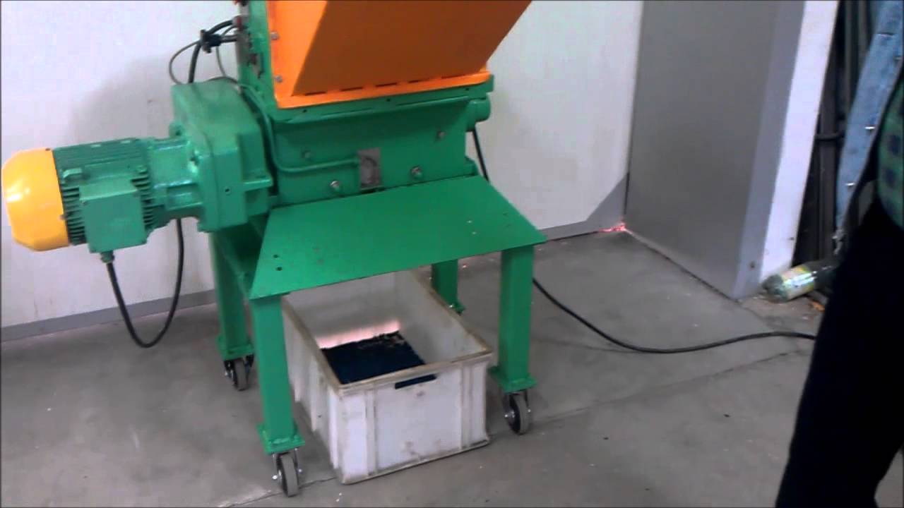 MŁYN WOLNOOBROTOWY DO TWORZYW SZTUCZNYCH COLORTRONIC M 400L