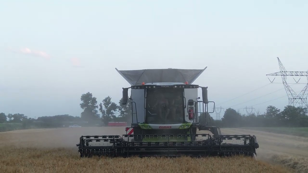première vidéo des moisson en France 2025 de l’orge  en Lyon