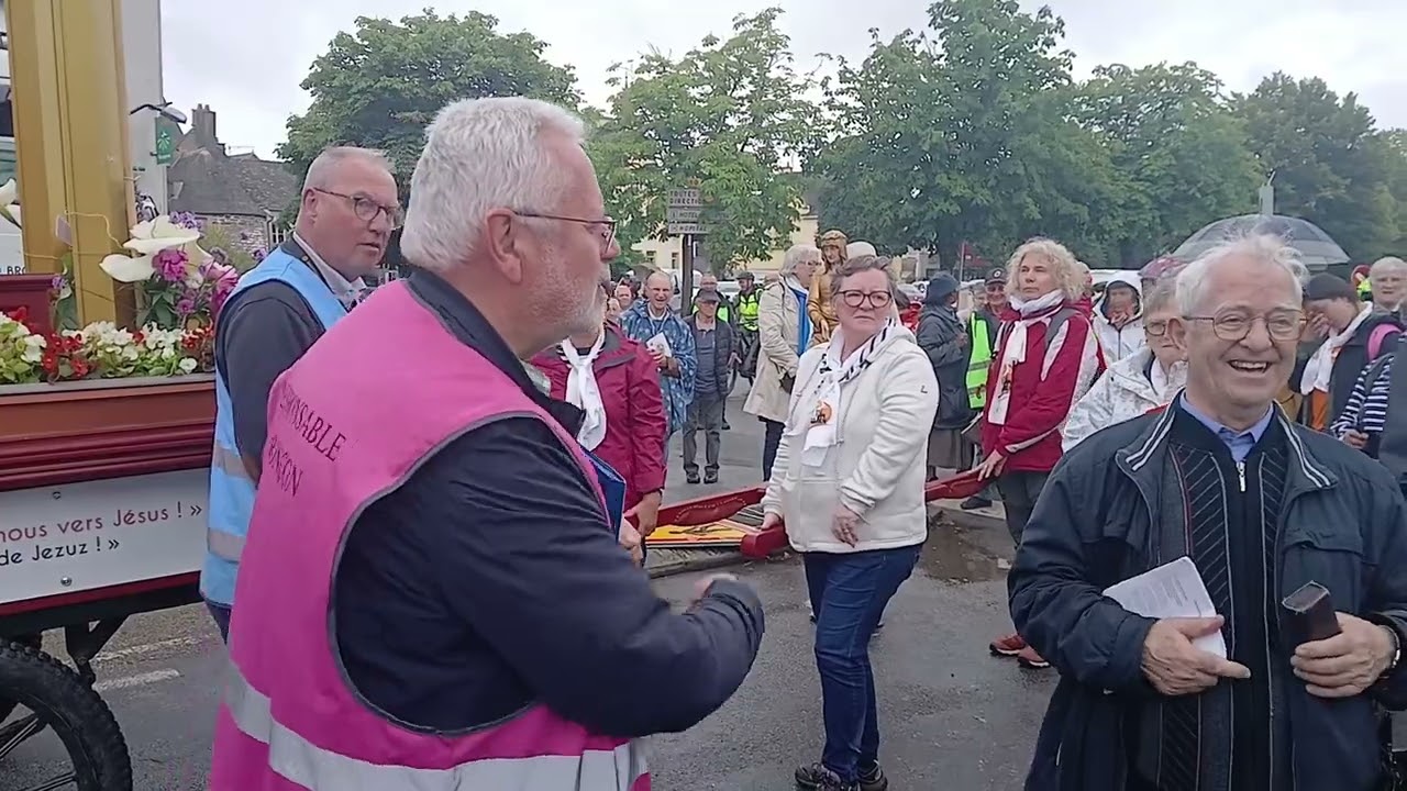 Malestroit. Les images de la procession de la Troménie de Sainte Anne