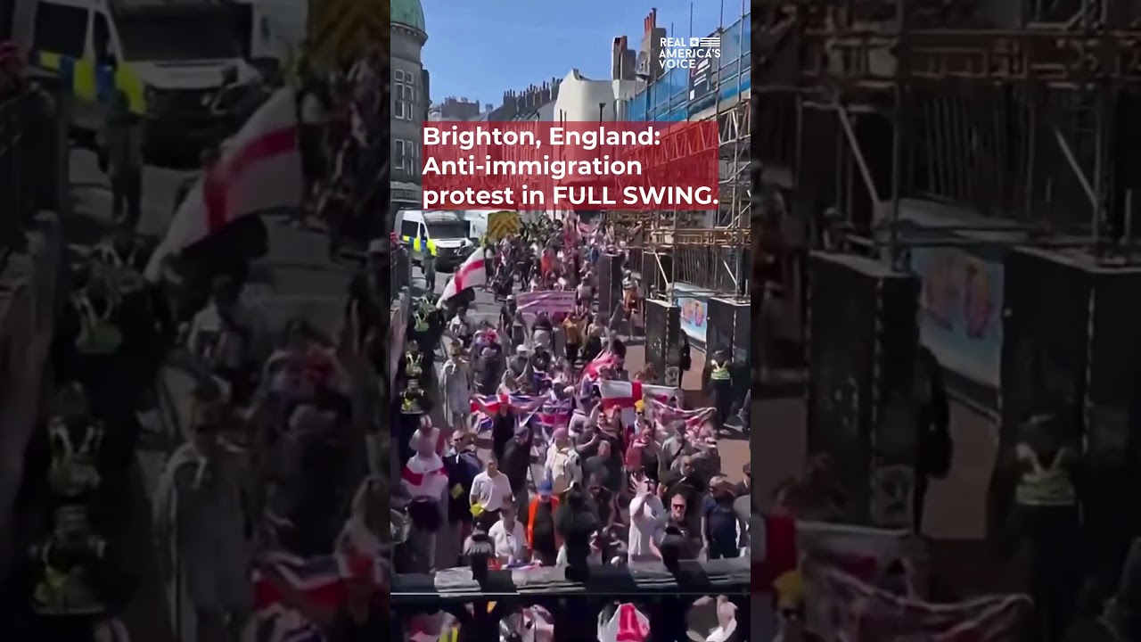 Brighton: Anti‑immigration protest in FULL SWING.