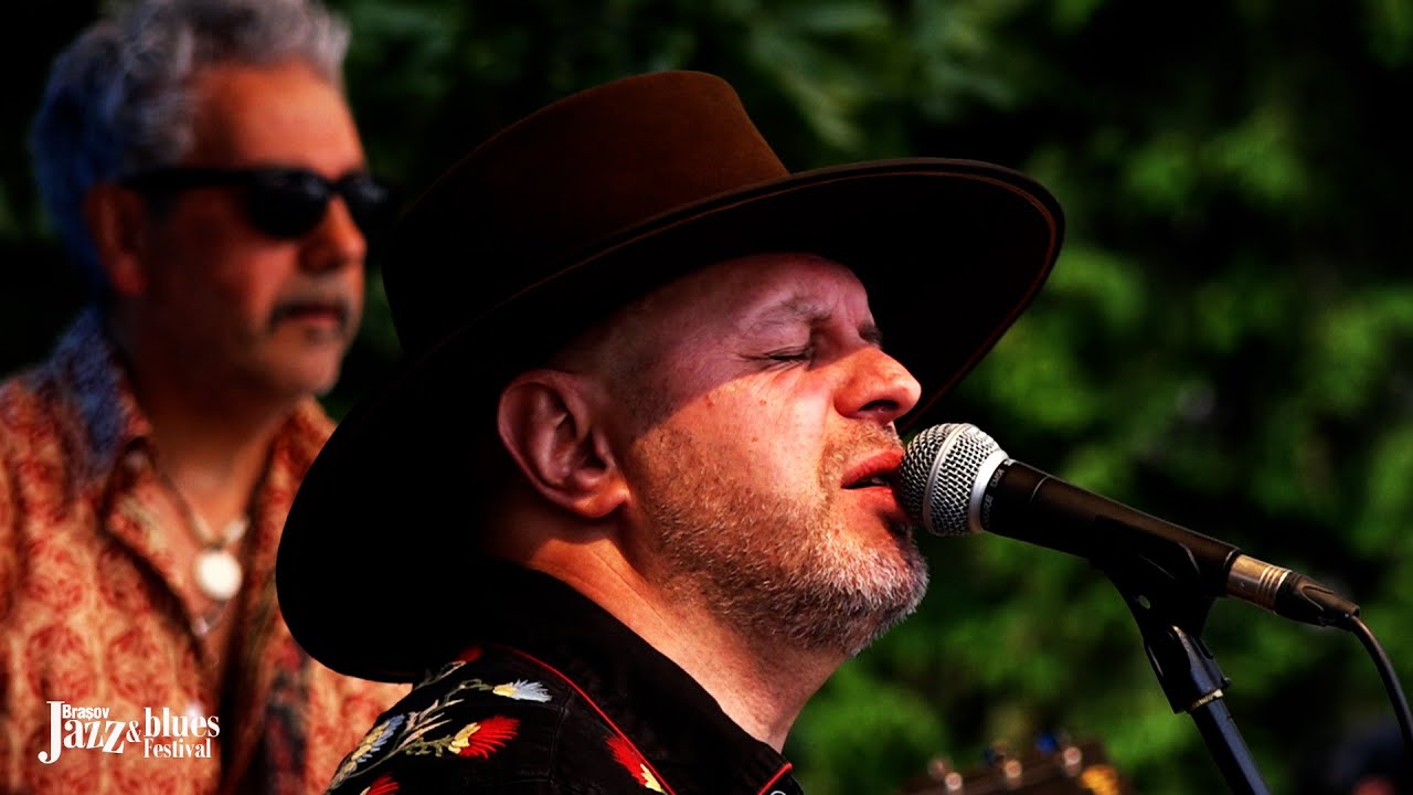 The World's Going Down the Drain Blues - David Ronaldo & the Dice (Live)
