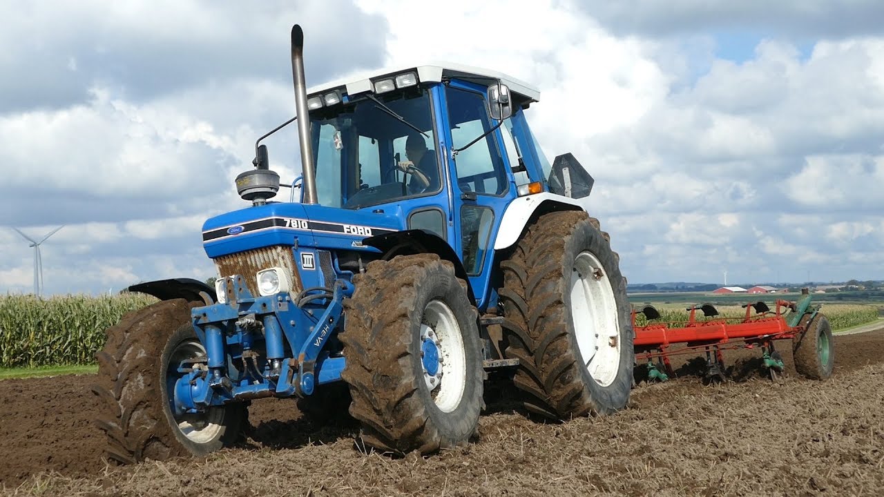 Ford 7810 Ploughing w/ 5-Furrow Kverneland Plough at Ford / Fordson 100 Anniversary | DK Agriculture