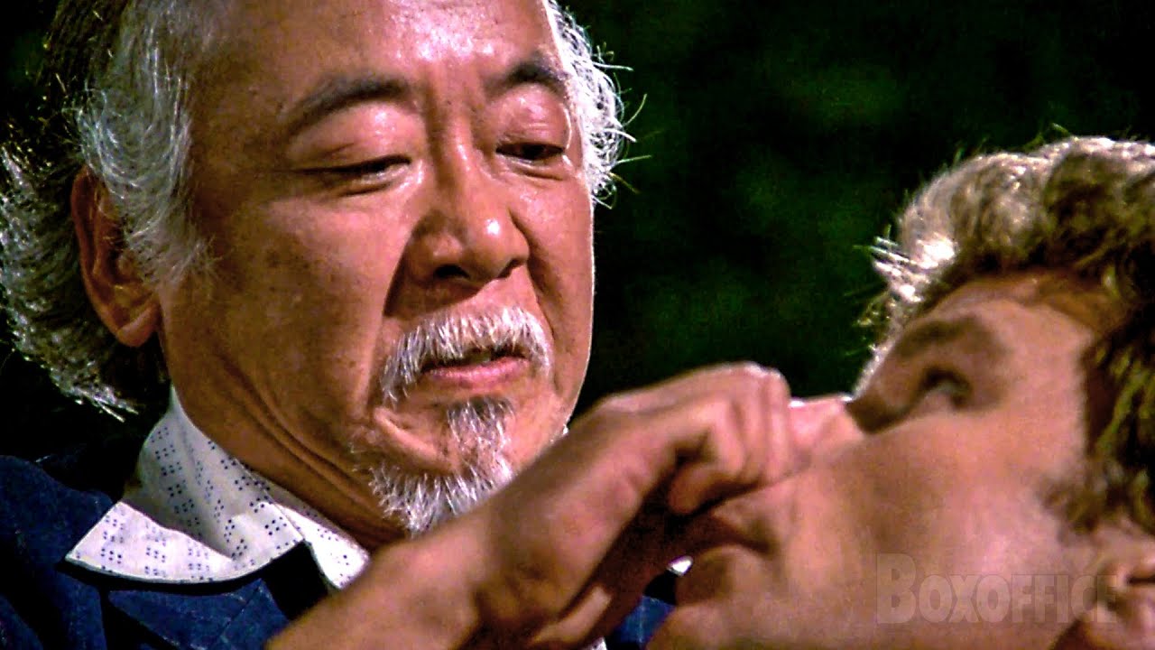 Maitre Miyagi tabasse tous les Maitres de Cobra Kai pendant 10 minutes