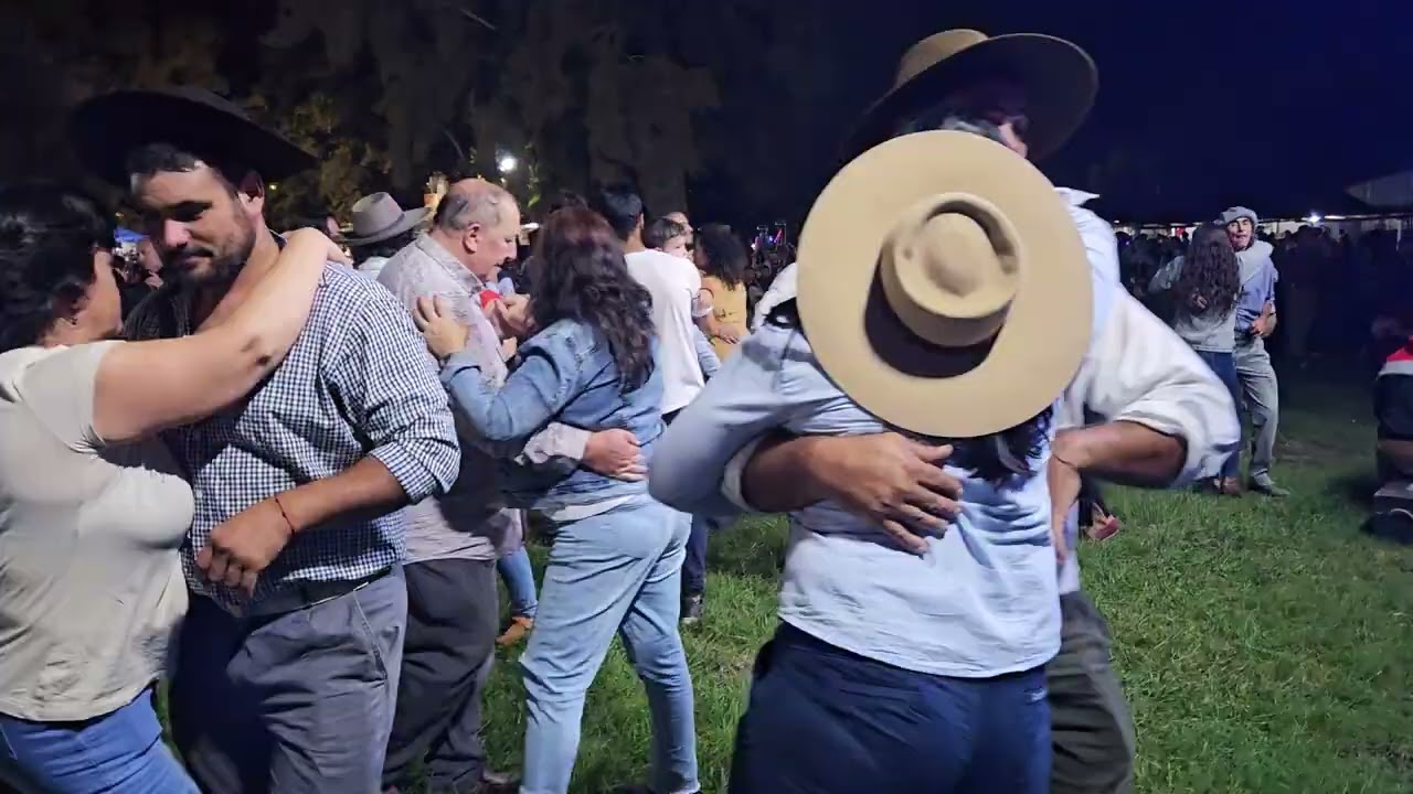 La LADRONA- (En vivo Sociedad Nativista 