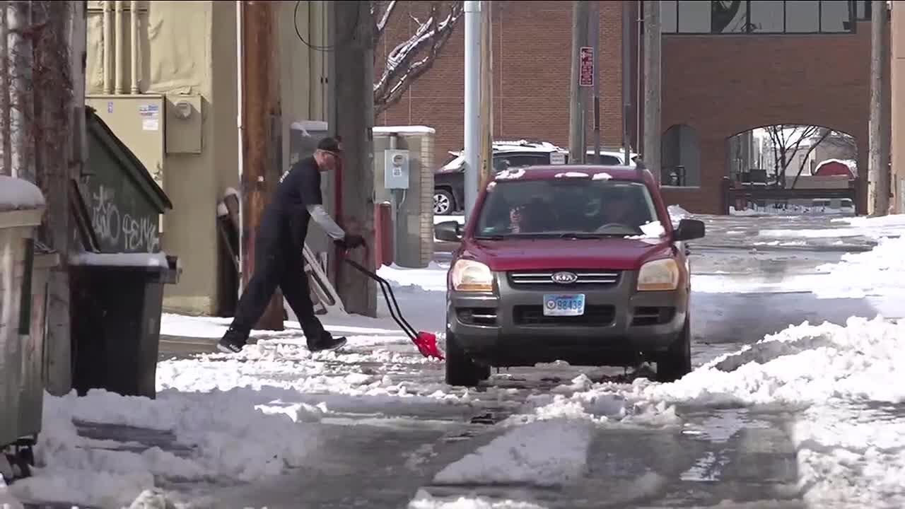 Rapid City Drivers challenged by icy roads