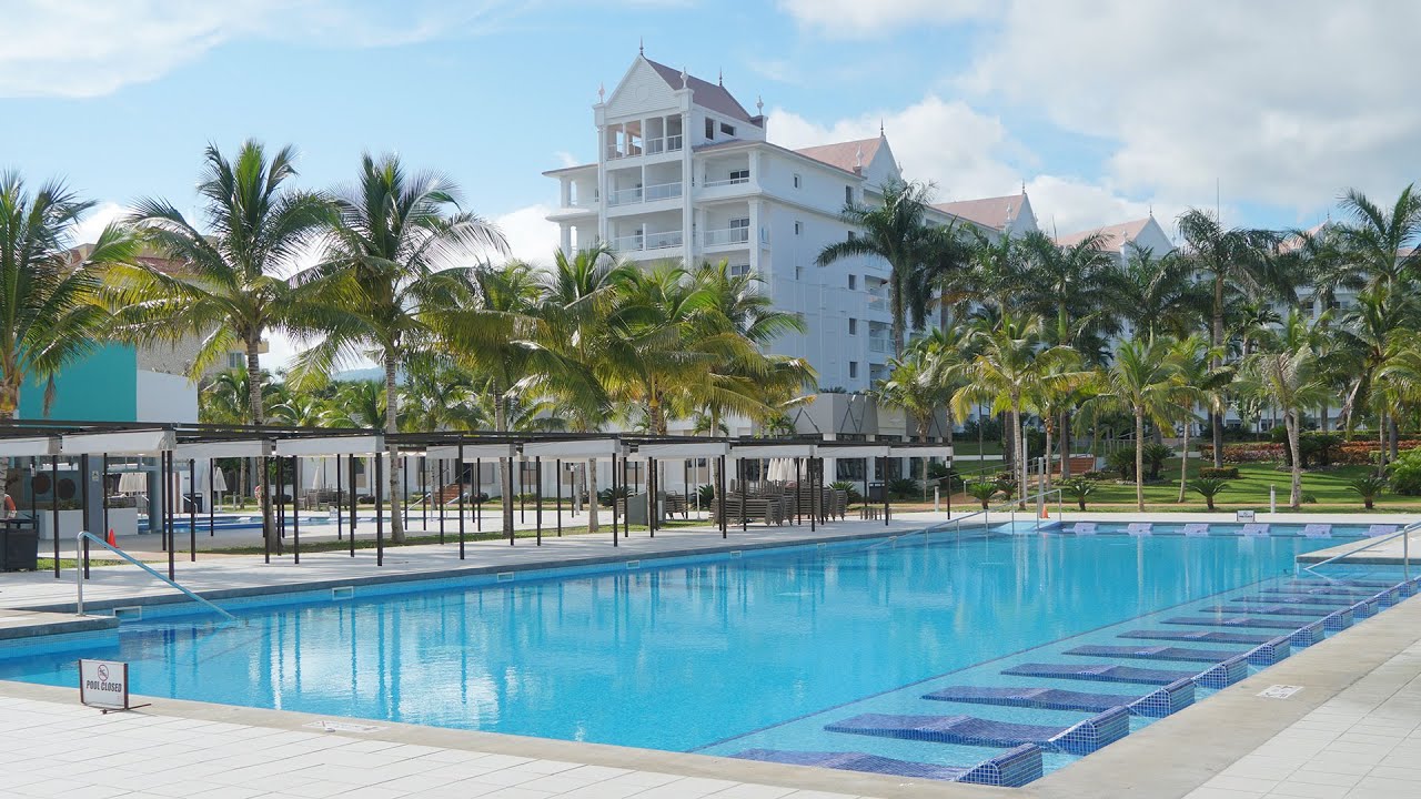 RIU OCHO RIOS walk-around tour