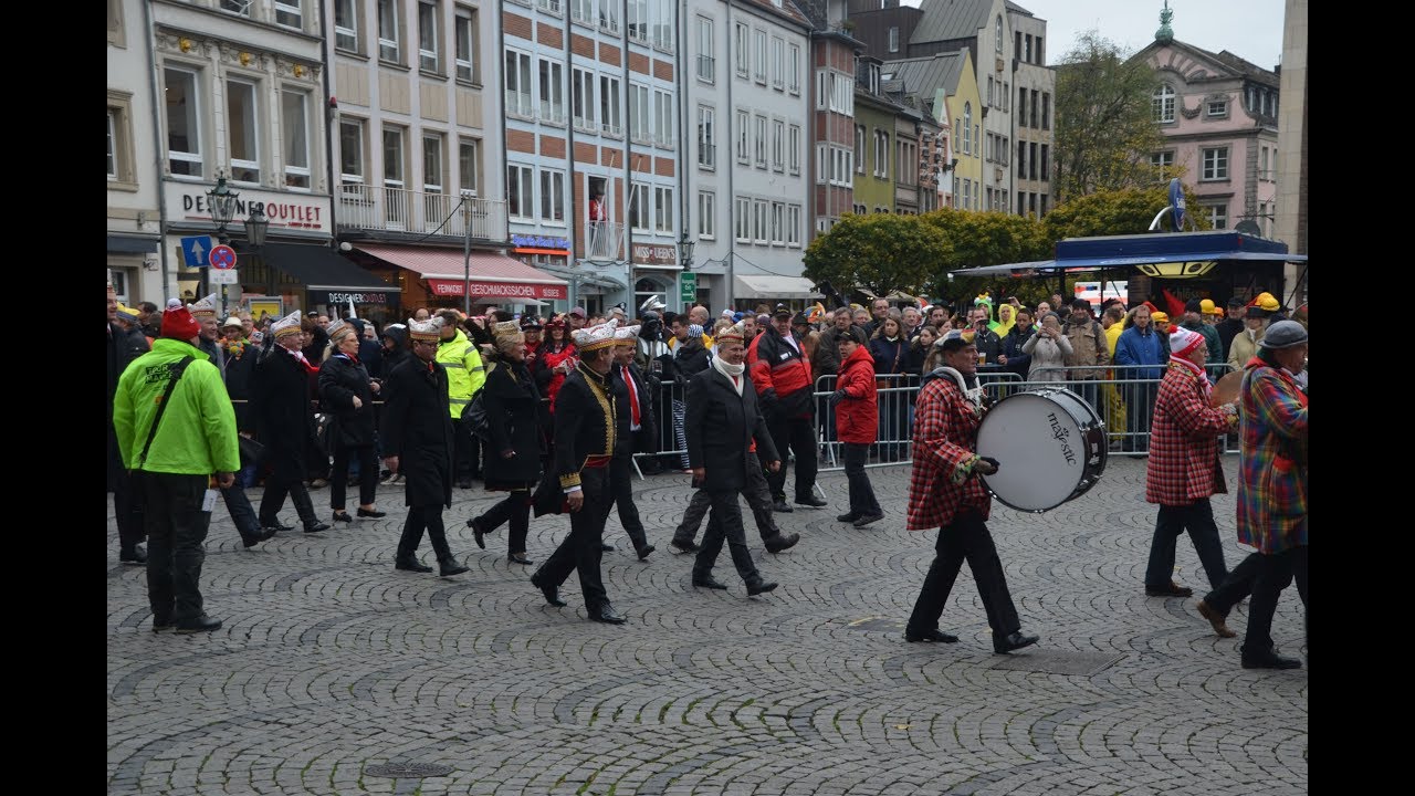 2017 1111 Sessionseröffnung   Zug zum Rathaus  YT