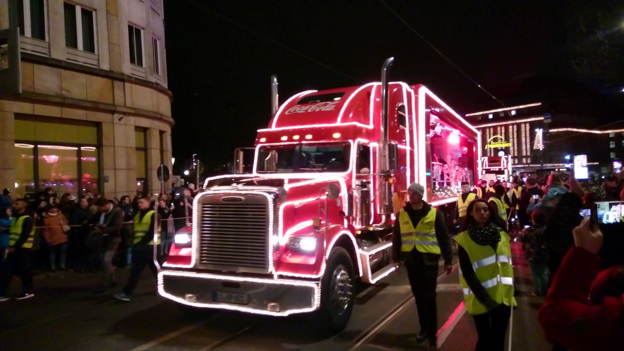 Coca-Cola Trucks in Leipzig 10.12.2016 mit Lena Meyer-Landrut, Coca-Cola Truck Tour 2016