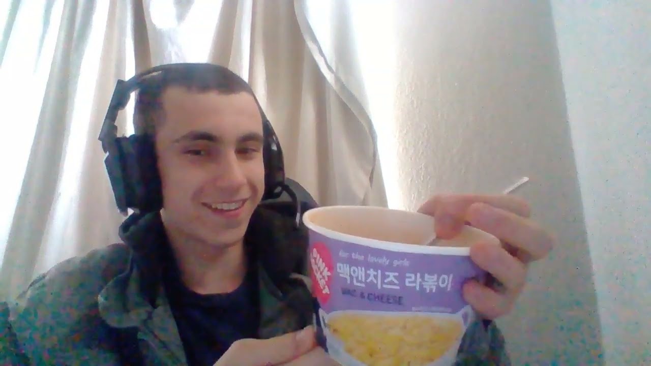 reviewing korean mac and cheese to destract myself from my crippling depression