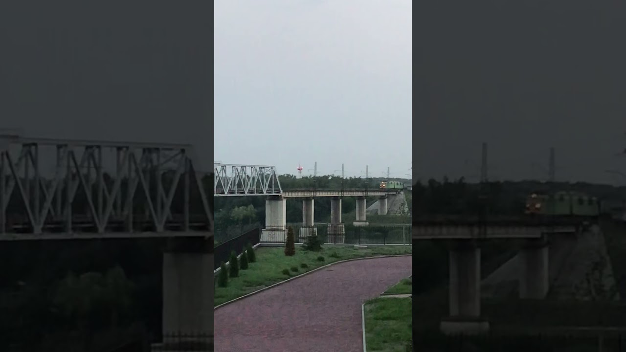 Электровоз ВЛ80С-560 с грузовым поездом