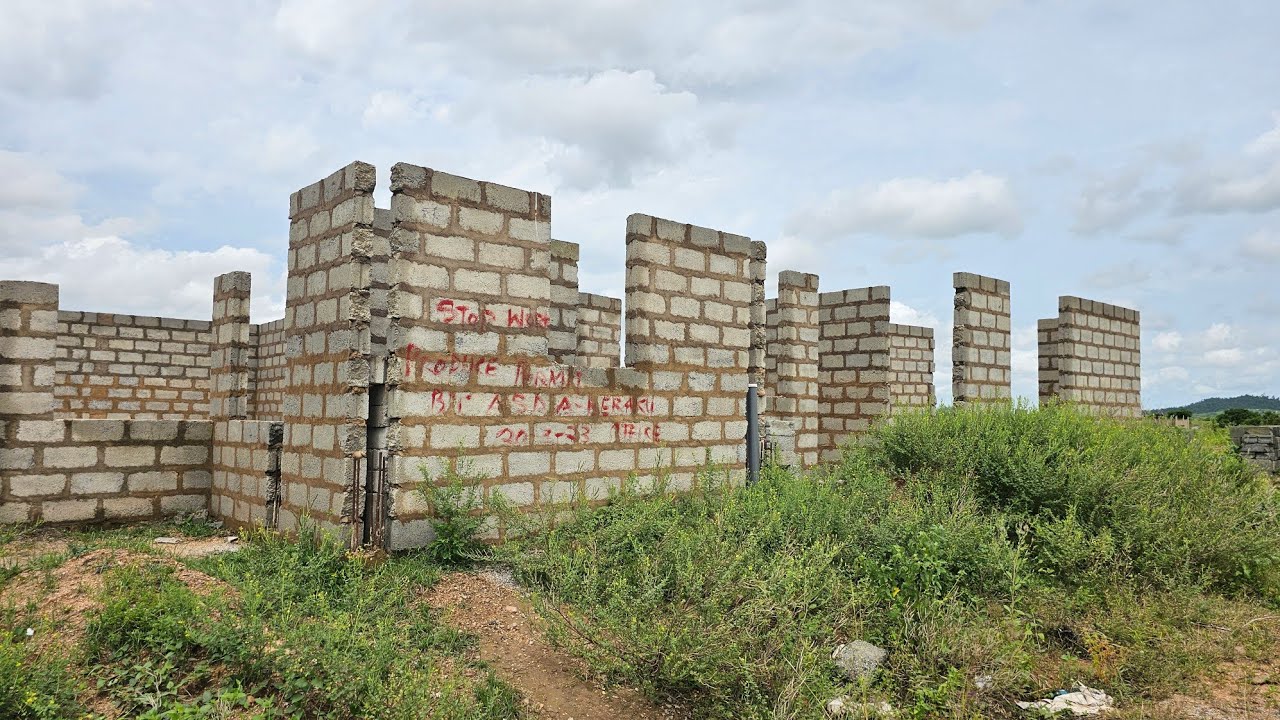 Building in Ghana; Visit to jei River
