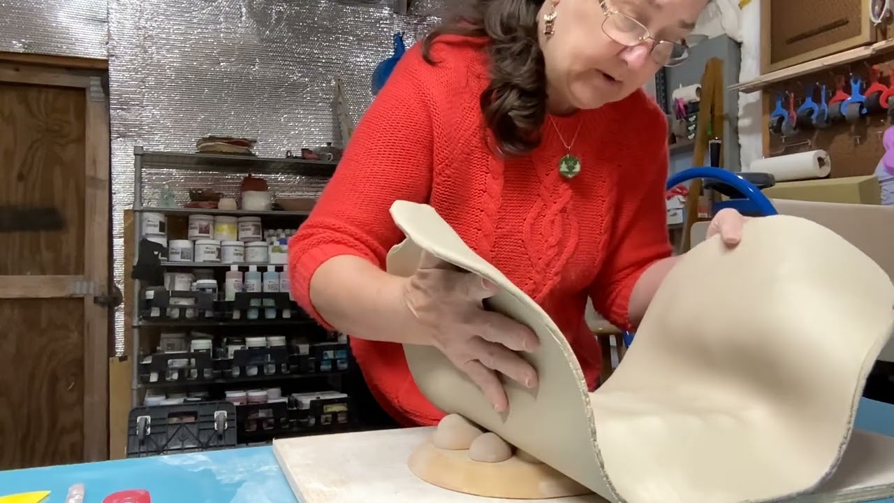 Dianna’s Mud Shop: how to hand build an egg tray 