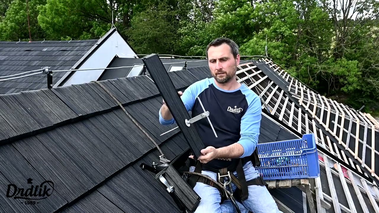 MONTÁŽNE VIDEO: Inštalácia držiaka bleskozvodu na plochu a hrebeň pre plastovú krytinu EUREKO DDS 2
