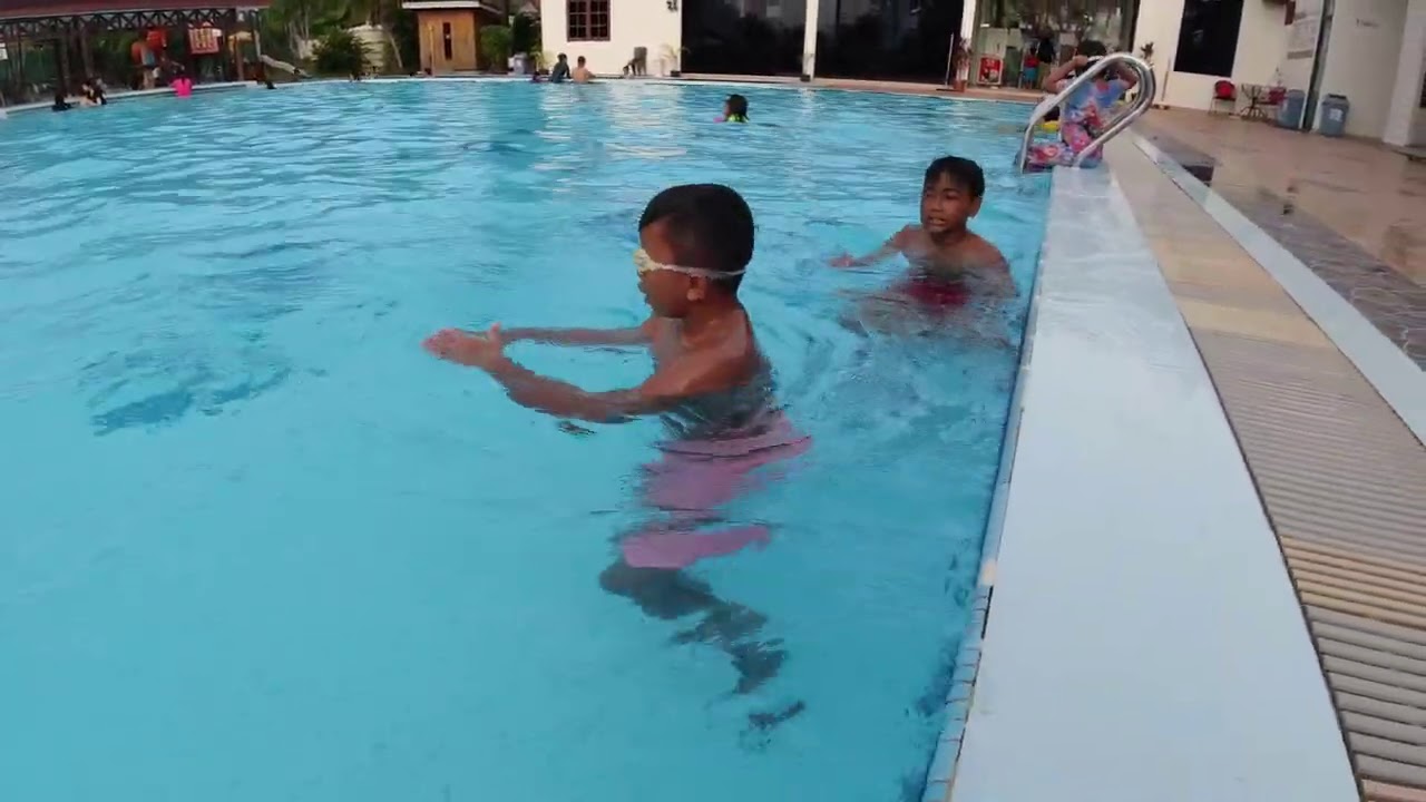 Ajaib! Sekali latihan, langsung bisa renang sejauh 18 meter