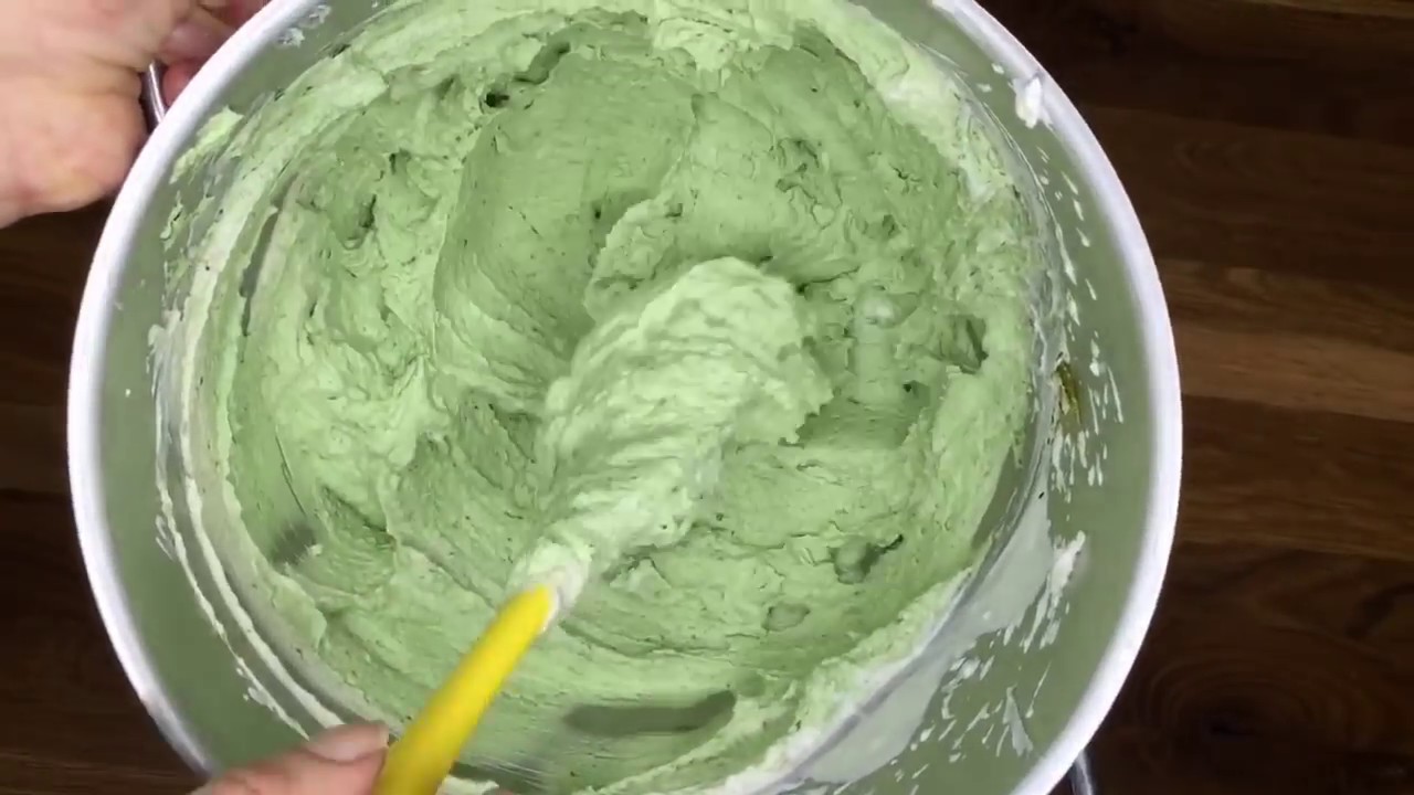 👩🏻‍🍳موس كيك الفستق الحلبي🍰 مع الجيز اللماع😍 Mirror Glaze cake