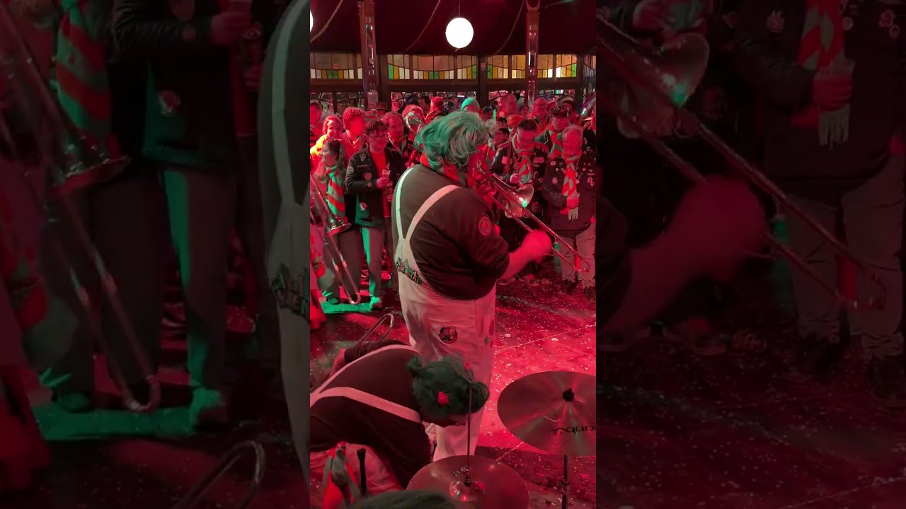 2026 Optreden Spiegeltent Tilly Wonka & de Hoempa Loompa's. POV