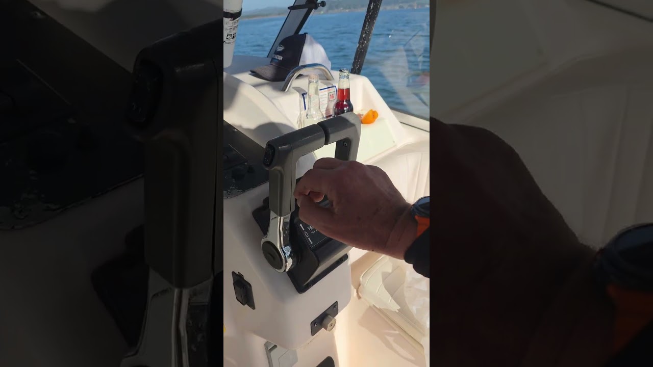 Boat doctor 265 Grady white