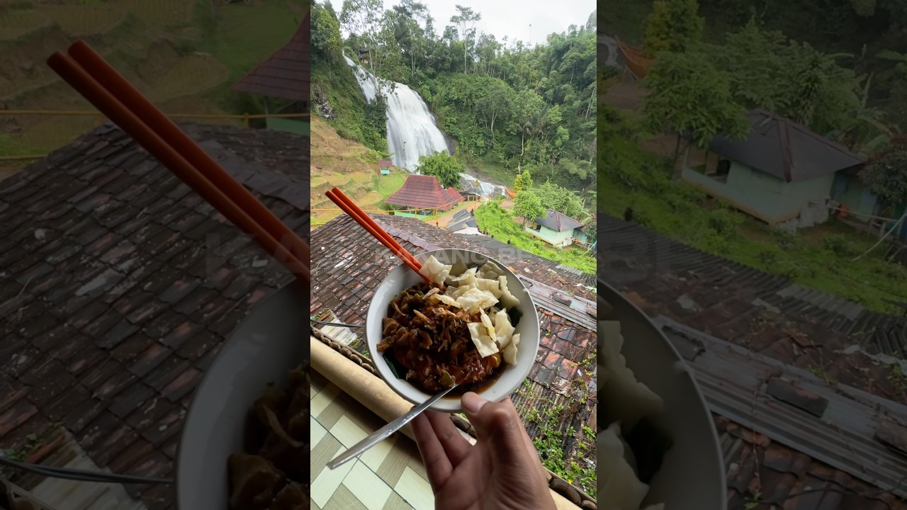 Mie ayam mang ujang curug Cikondang 13.000 plus pangsit goreng mantap!!