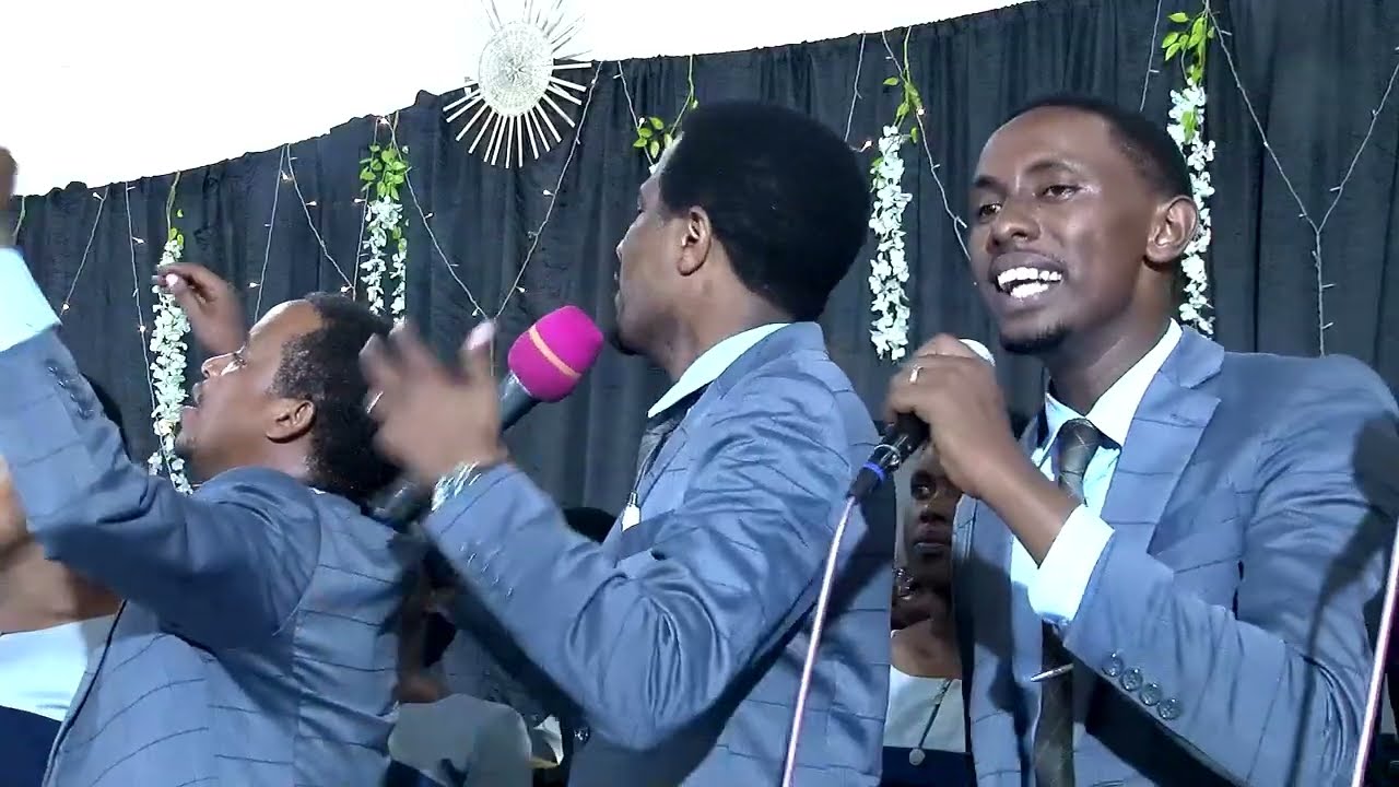 TUGARUTSE IMBERE YAWE by JEHOVAH JIREH CHOIR