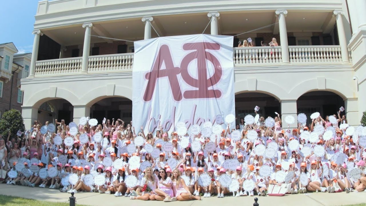 University of Alabama Alpha Phi Bid Day 2022