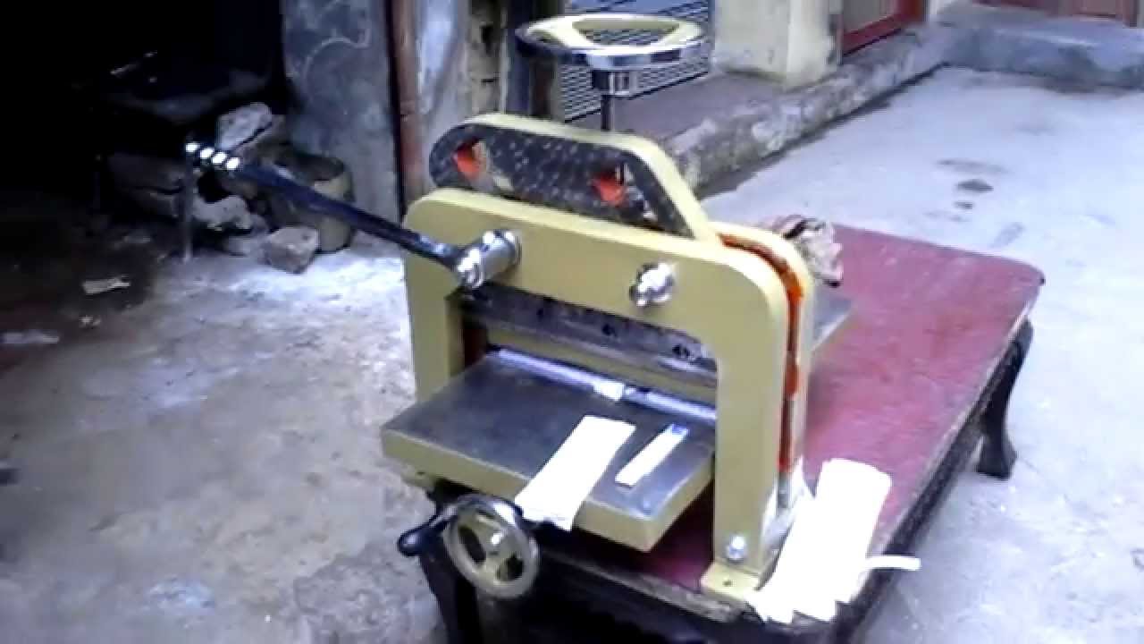 Hand Operated Paper Cutting Machine