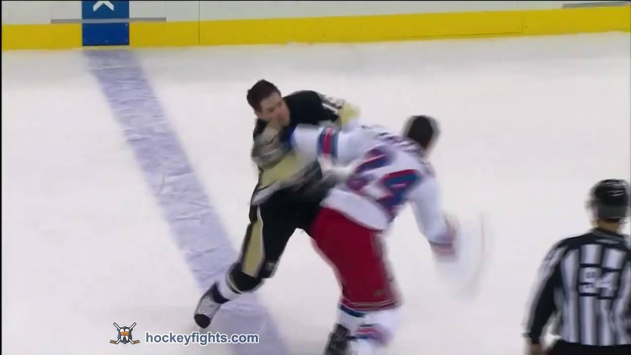 Ryan Callahan vs Mike Comrie Nov 15, 2010