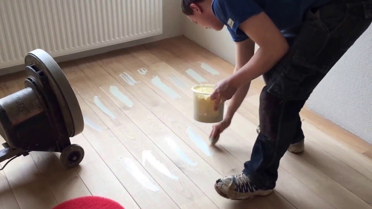 Schuren parketvloer en behandelen met rubio monocoat smoke