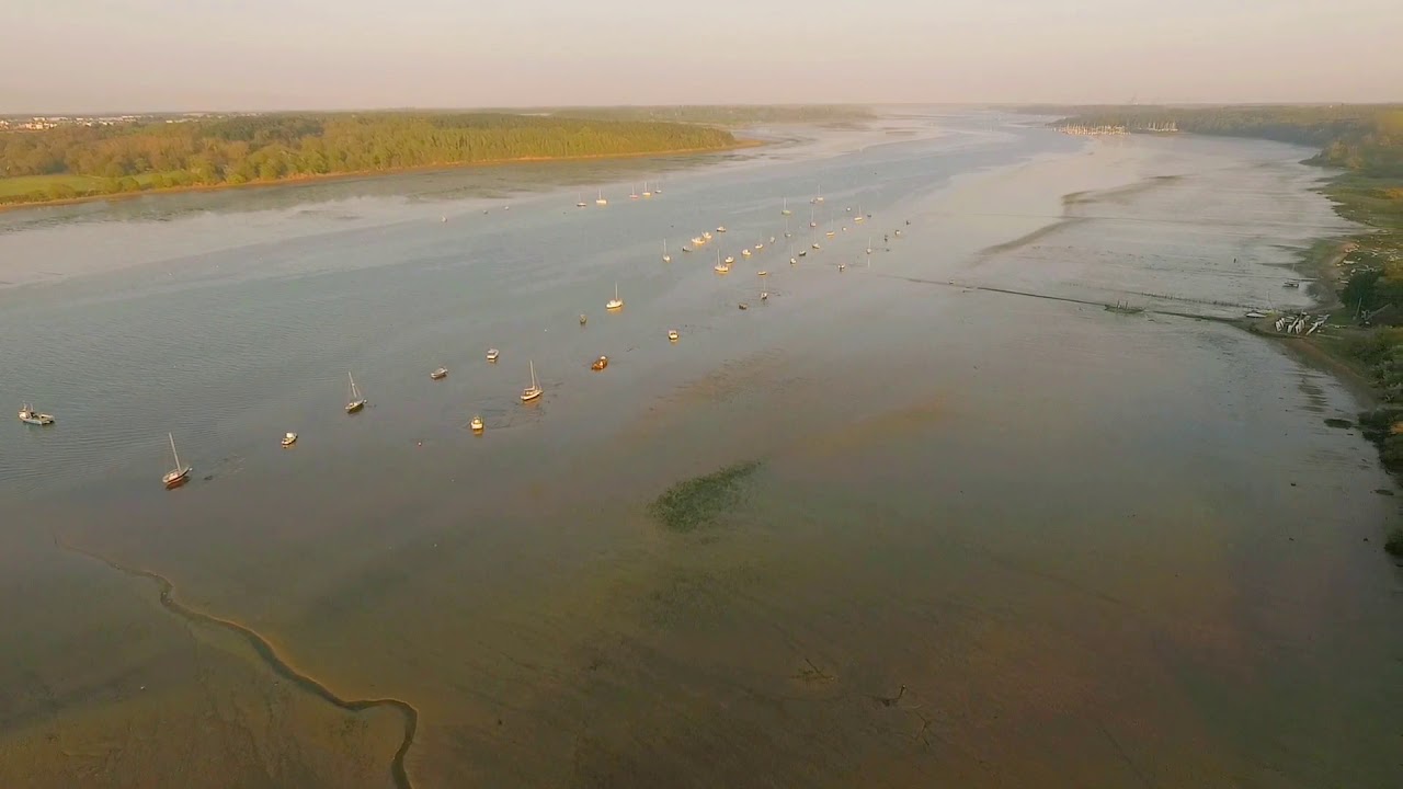 Fly over the river orwell