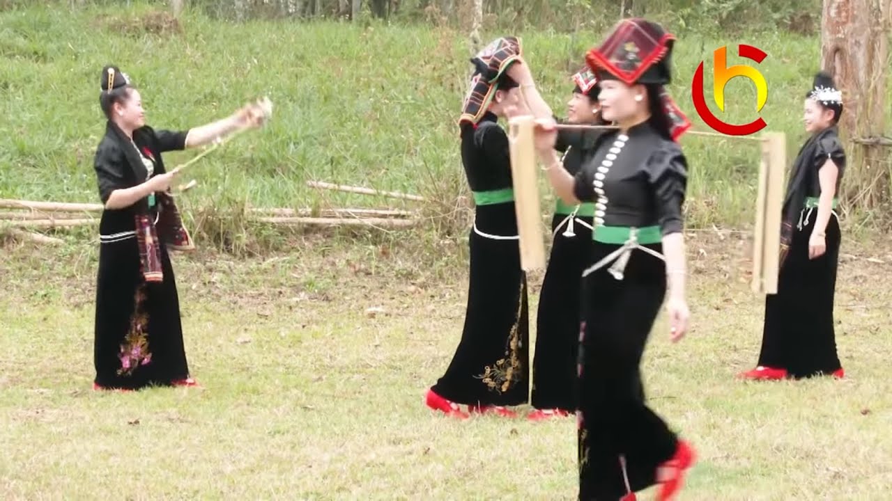 KHẮP TAY: CH&Ocirc;M MI&Ecirc;N NAM GIẢI PH&Oacute;NG- NAM BẮC HU&Ocirc;M HƯƠN ĐI&Ecirc;U