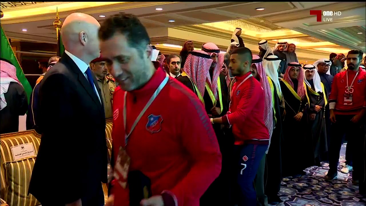 فيديو.. مراسم تتويج نادي #الكويت بلقب كأس ولي العهد الكويتي لكرة القدم