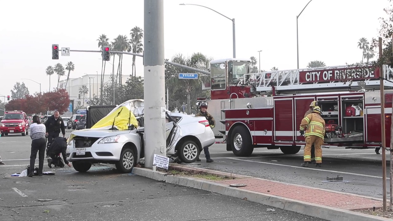 Hit and run crash in Riverside kills 19-year-old Moreno Valley woman