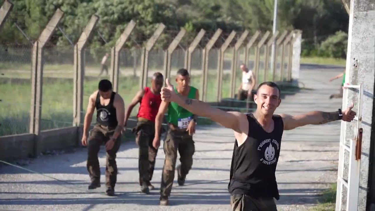 épreuves sportive infernal RUN avec la Légion  et le publique  au camp des Garrigues de Nîmes