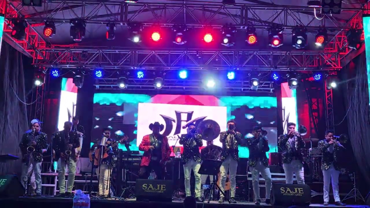 Álvaro Monterrubio Y su banda Santa Cecilia en vivo La Soledad Caballo Rucio Yucuhiti.