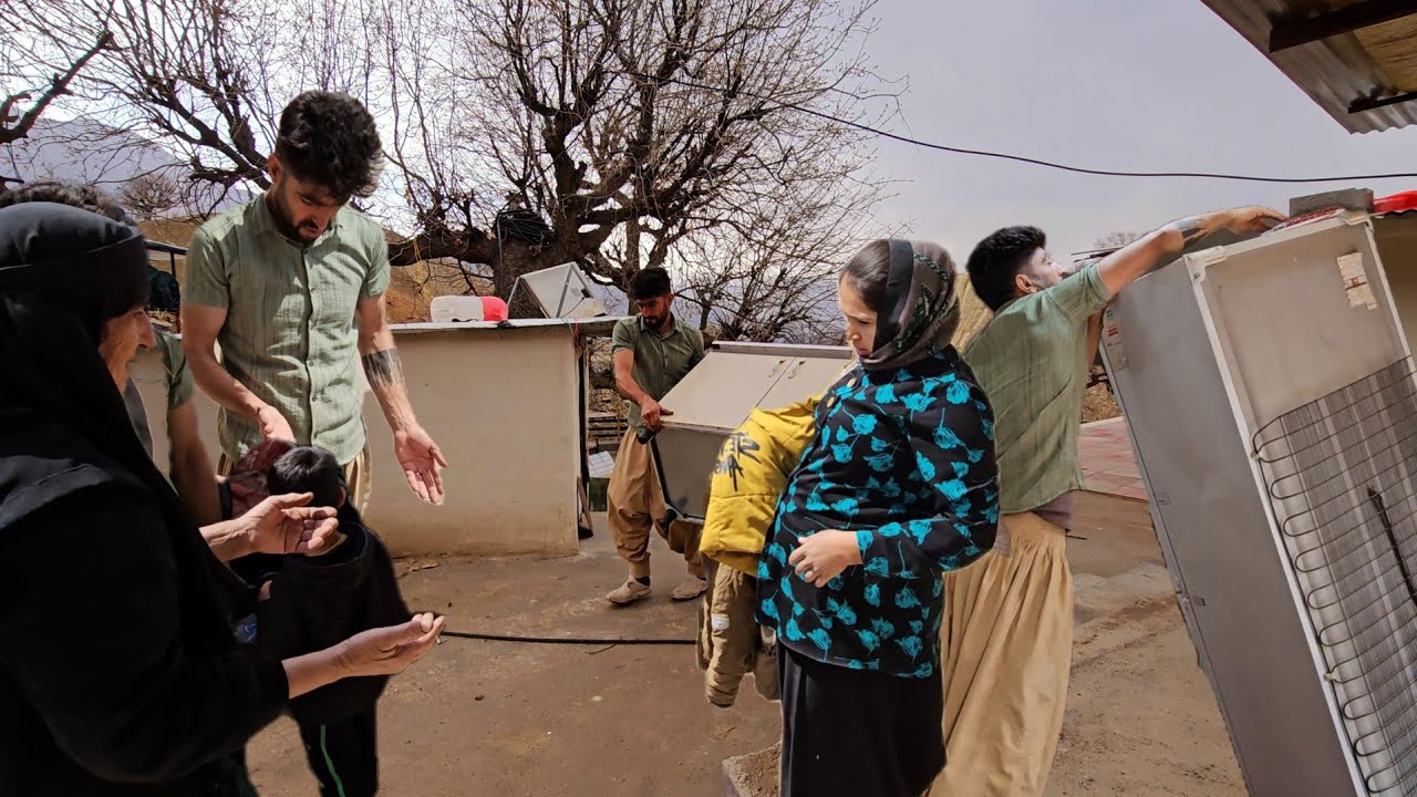 A documentary about Saja and Rahela going to the village and meeting their father and mother.❤️💔🫄🫄