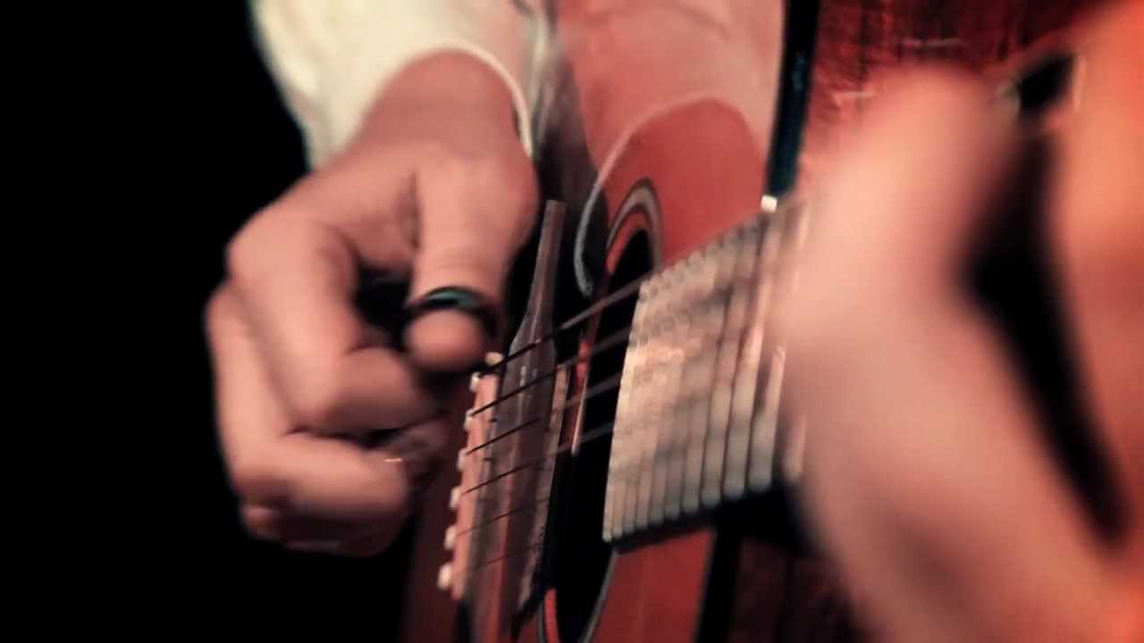 Tommy Emmanuel - Angelina (singing herself) - by Tobias Volkamer