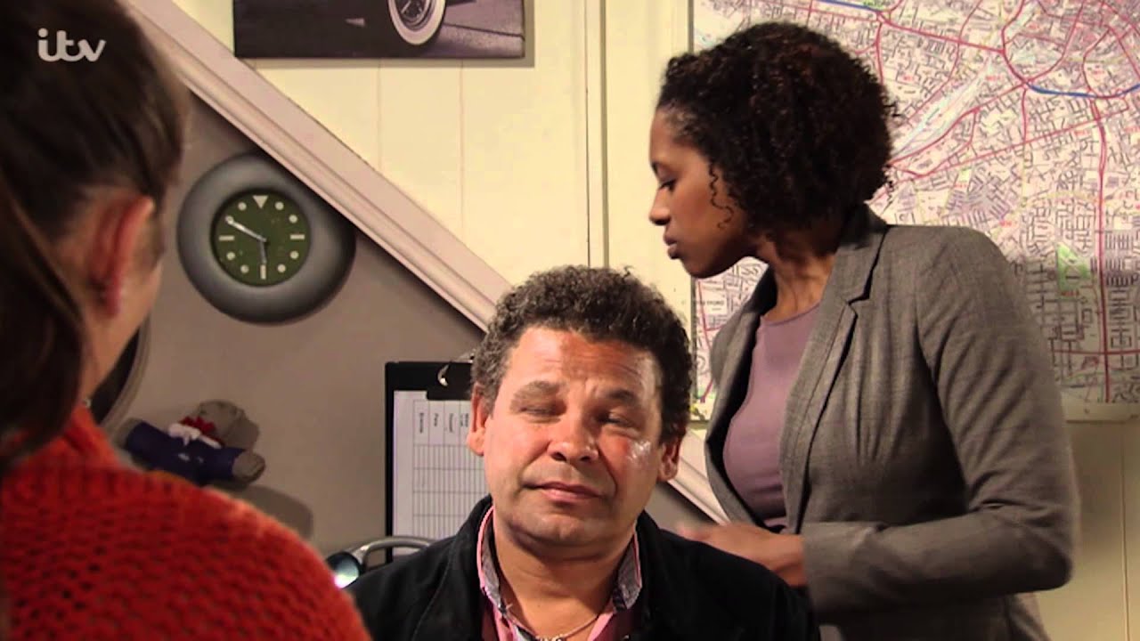 Coronation Street - Sophie Apologises To Lloyd For Getting Involved