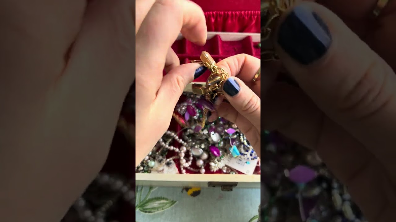 Is there any good jewellery in this box?