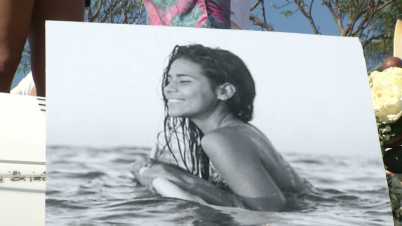 Homenaje a surfista Katherine Díaz